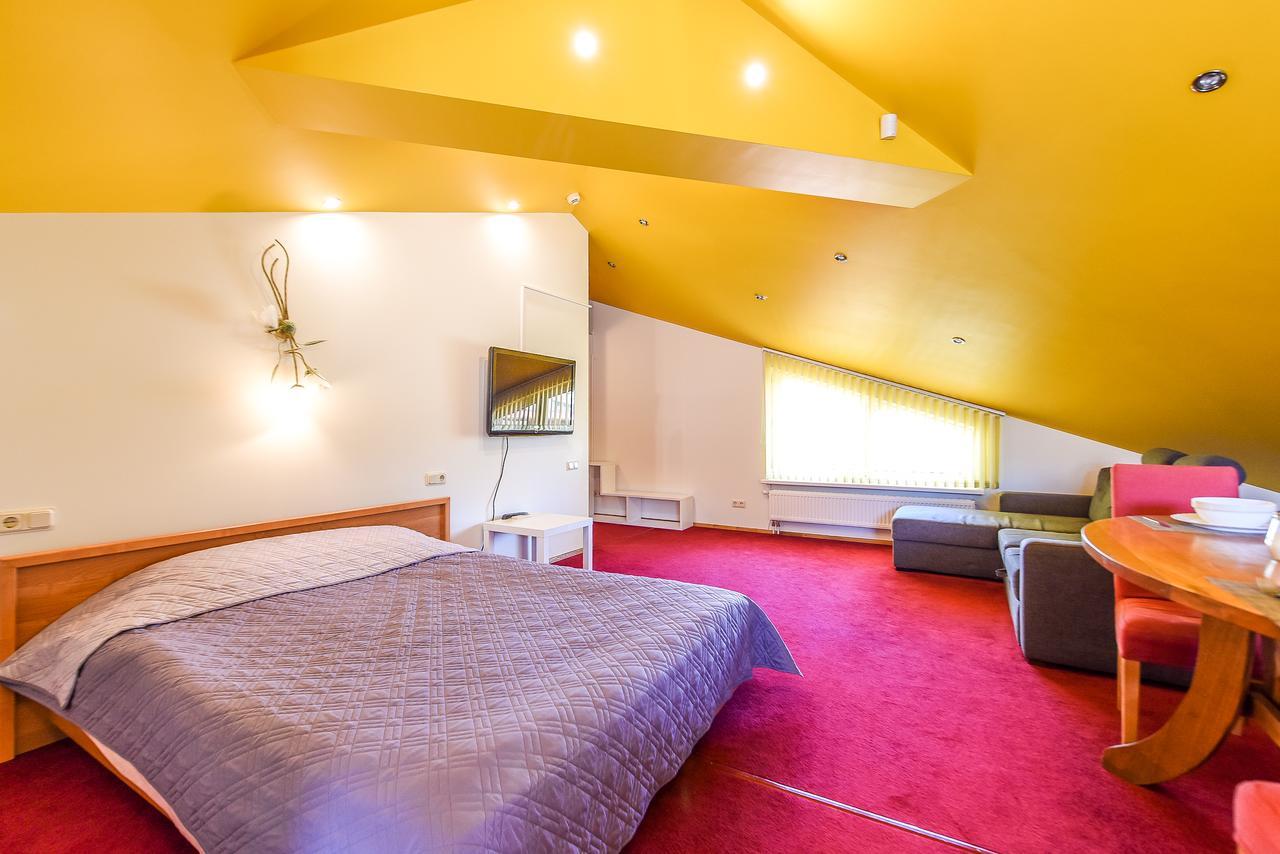 Zeliuga Apartments Паланга Экстерьер фото